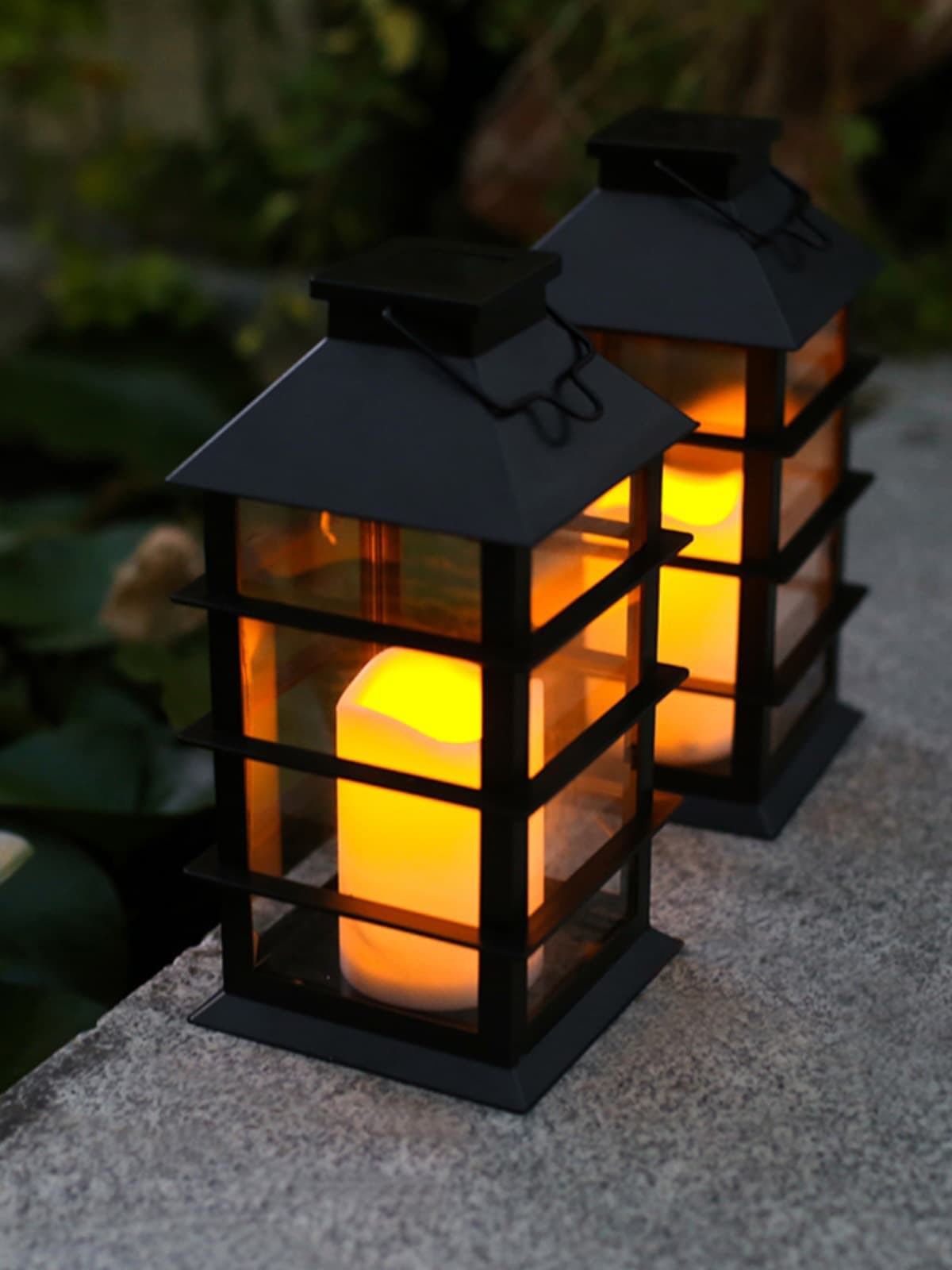 ランタン 和風灯籠型太陽光充電式屋外装飾ランタン